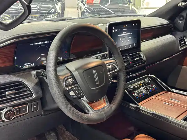 Lincoln Navigator 2020