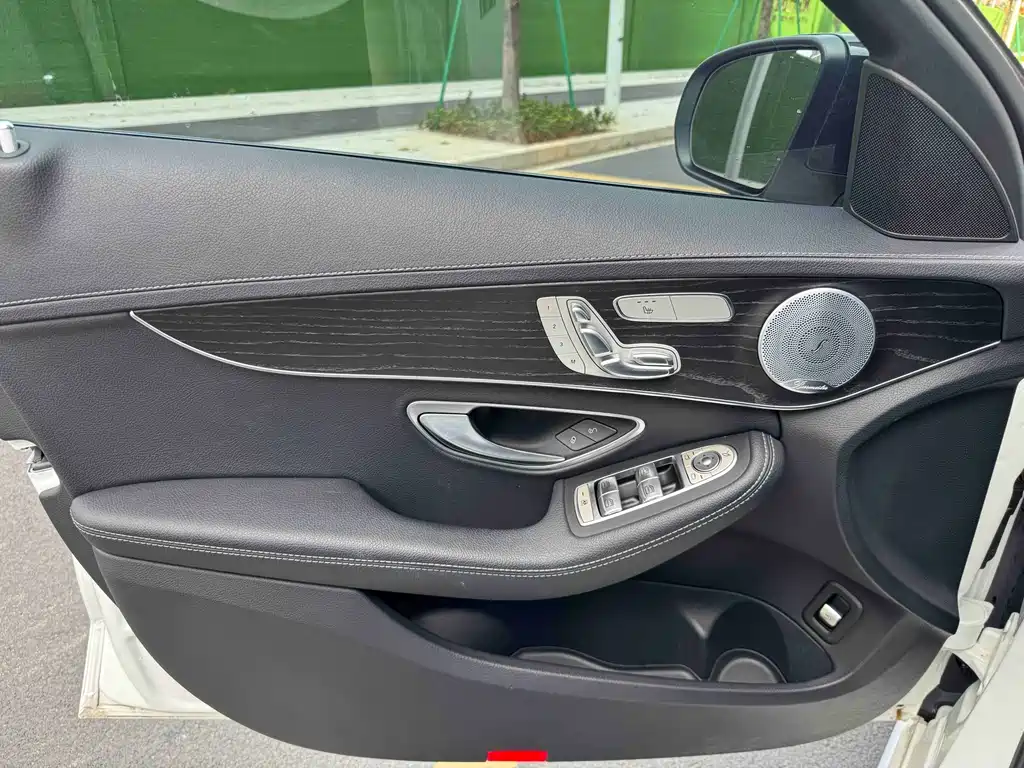 Mercedes-Benz C-Class 2021