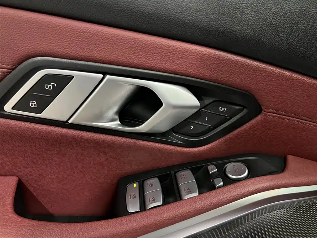 BMW 3 Series 2023 — фото 10