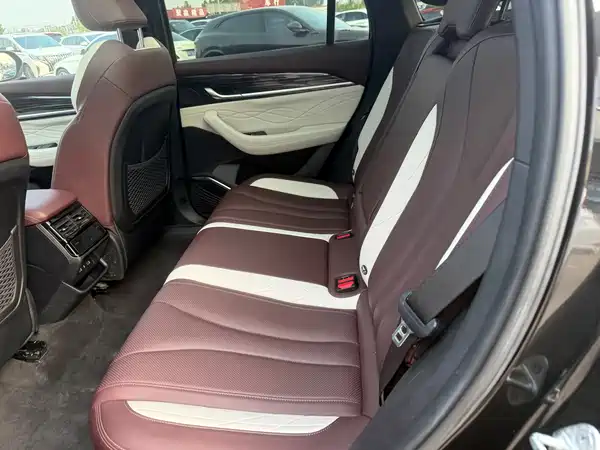 Geely Xingyue L 2022
