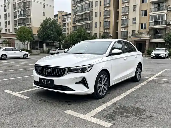Geely Emgrand 2021