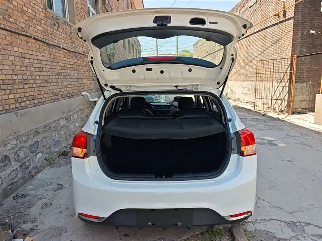 Kia K2 2015 — фото 19