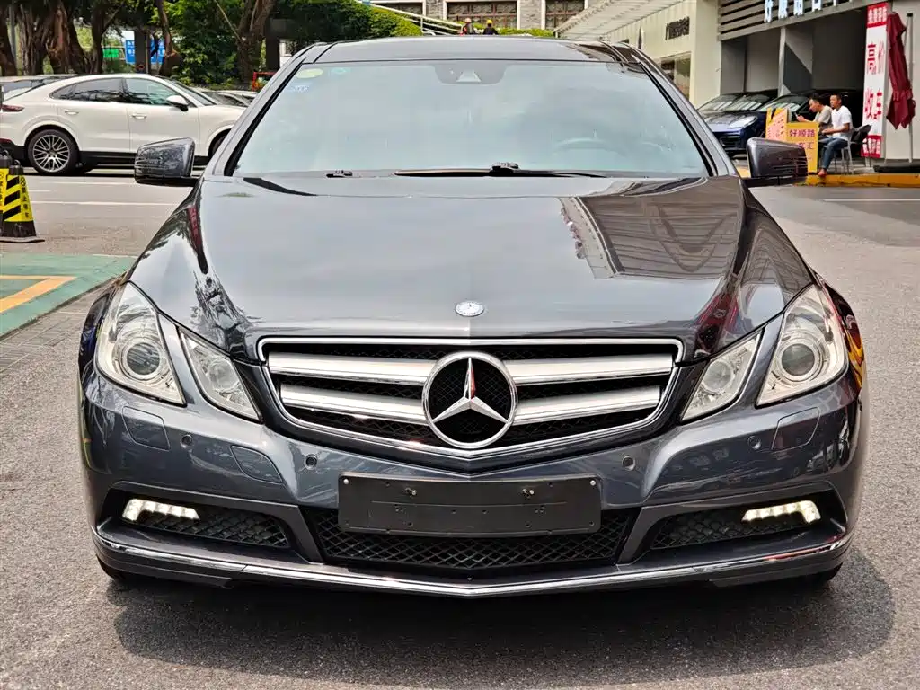 Mercedes-Benz E-Class 2010 — фото 2