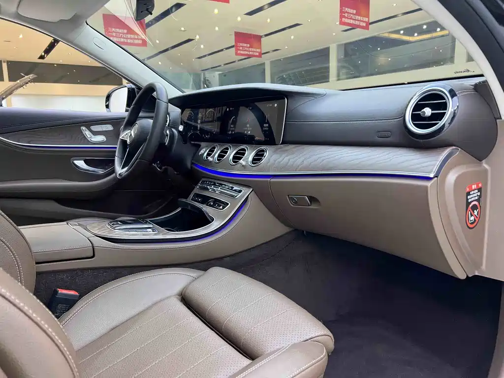 Mercedes-Benz E-Class 2023 — фото 17