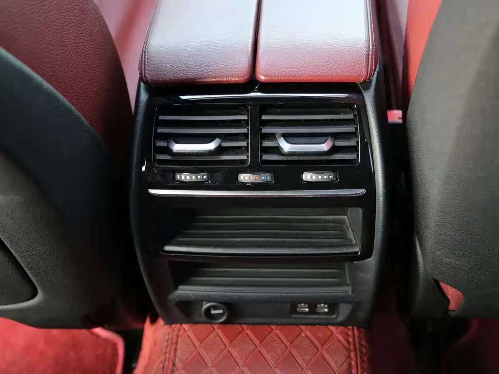 BMW 5 Series 2020 — фото 16