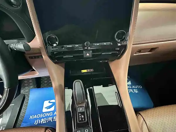 Toyota Alphard 2025