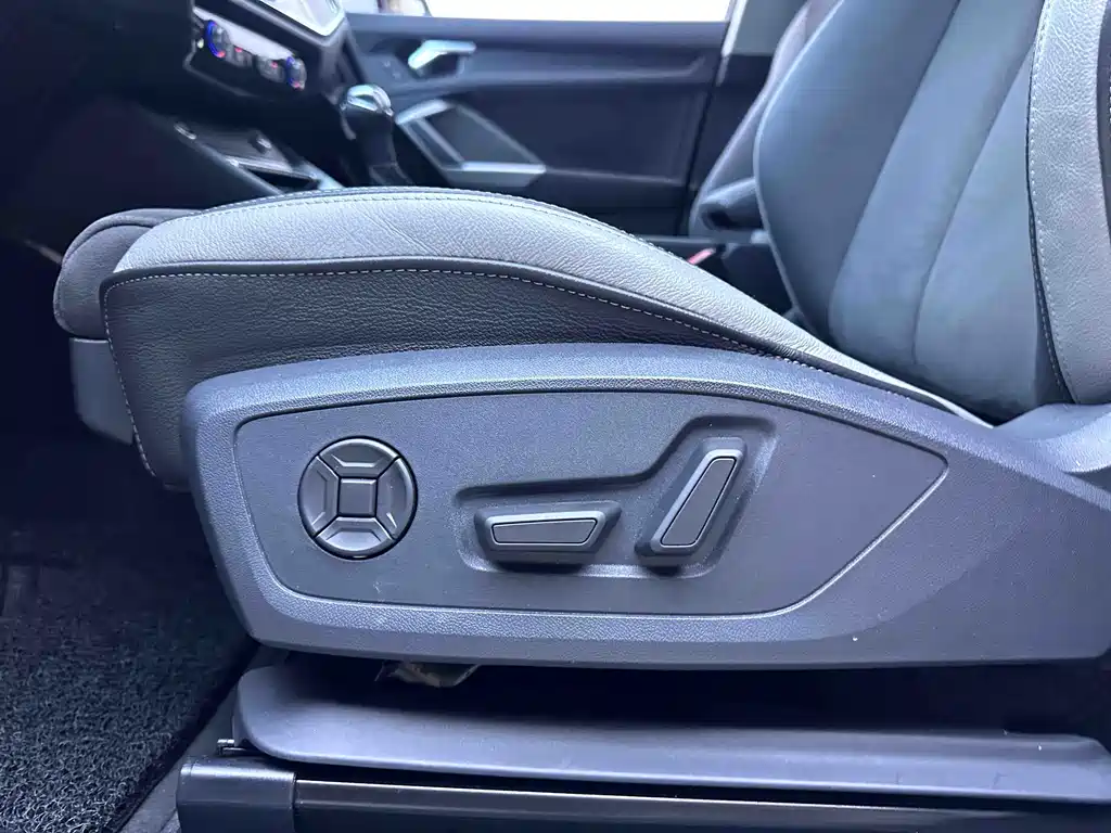 Audi Q3 2023 — фото 17