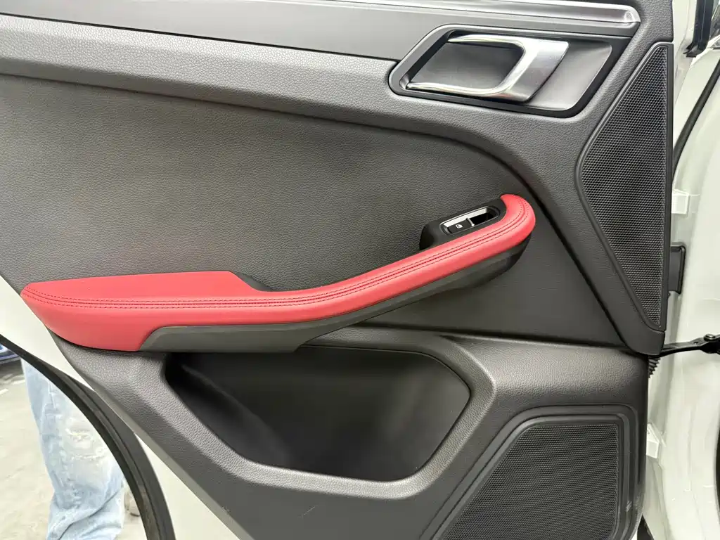 Porsche Macan 2019 — фото 11