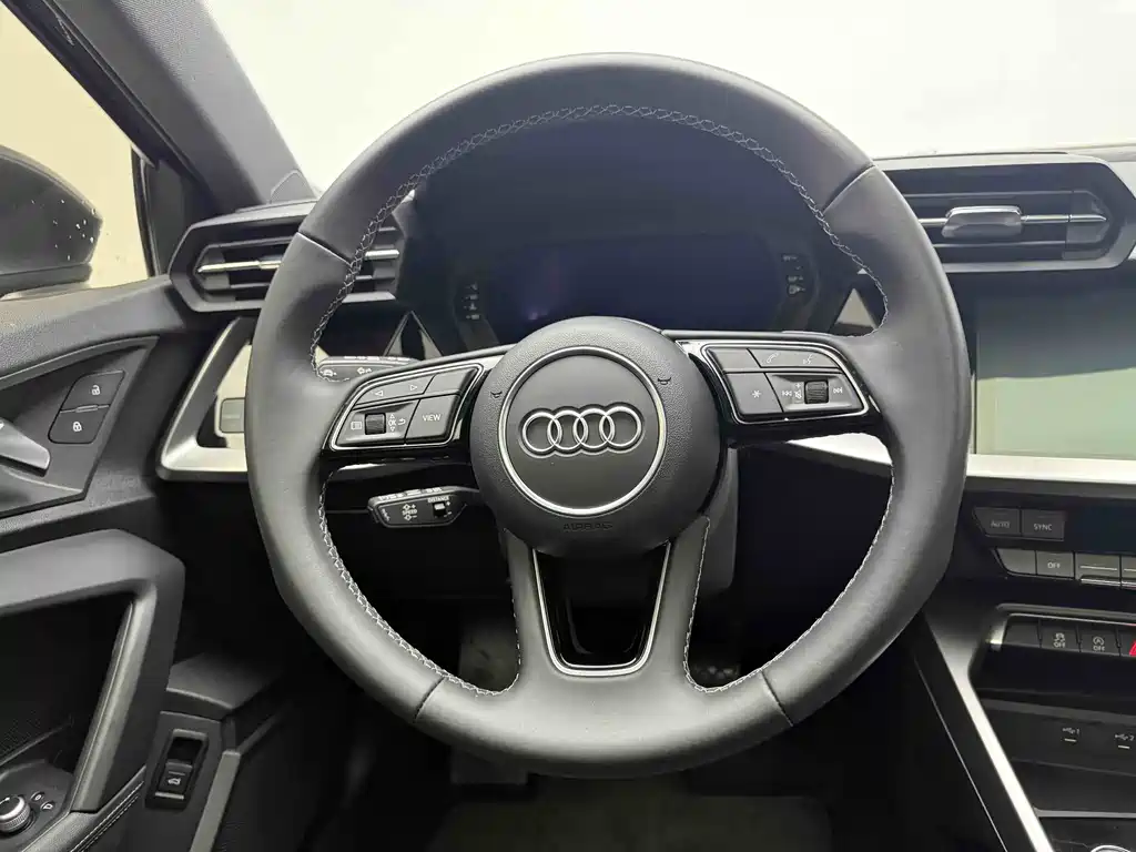 Audi A3 2023 — фото 9