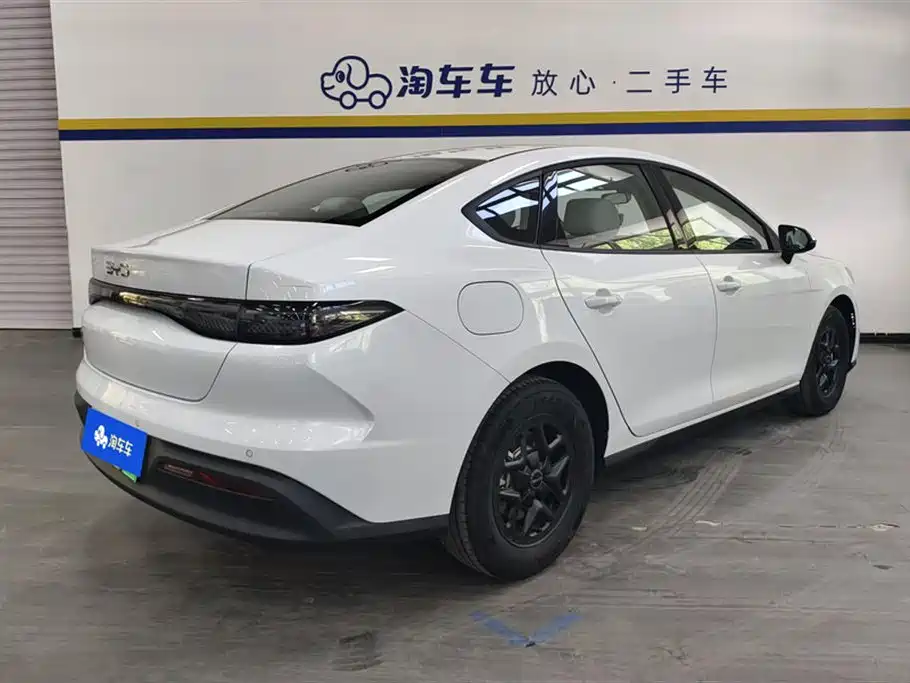BYD Seal 05 DM-i 2025 — фото 3