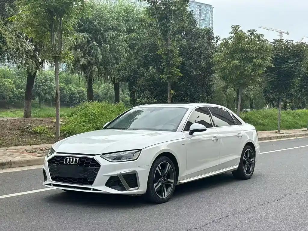 Audi A4L 2020 — фото 1