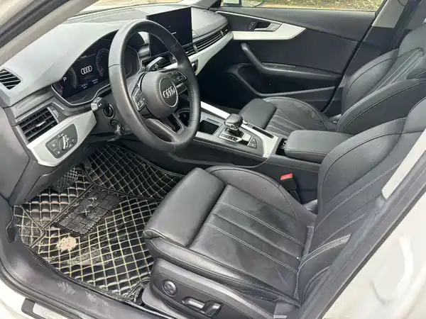 Audi A4L 2020