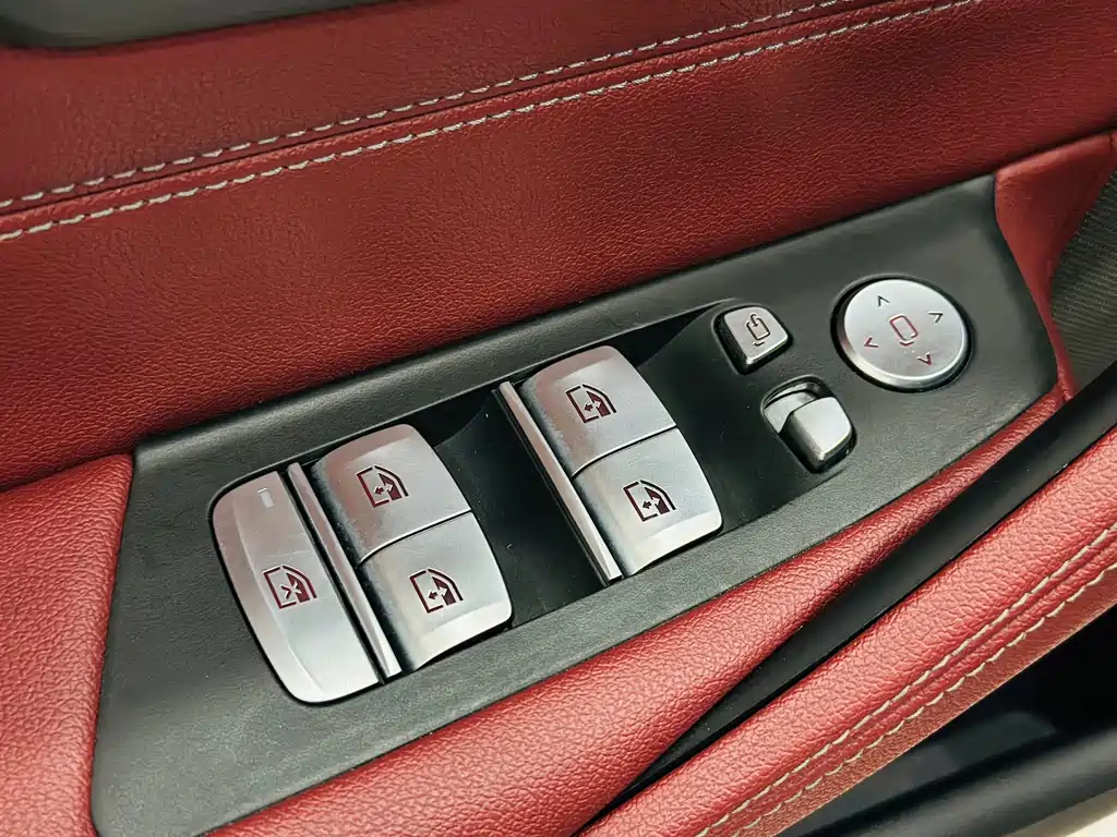 BMW 5 Series 2021 — фото 12