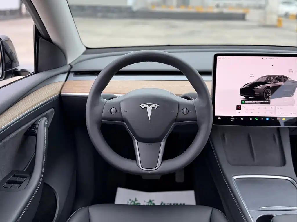 Tesla Model Y 2022 — фото 9