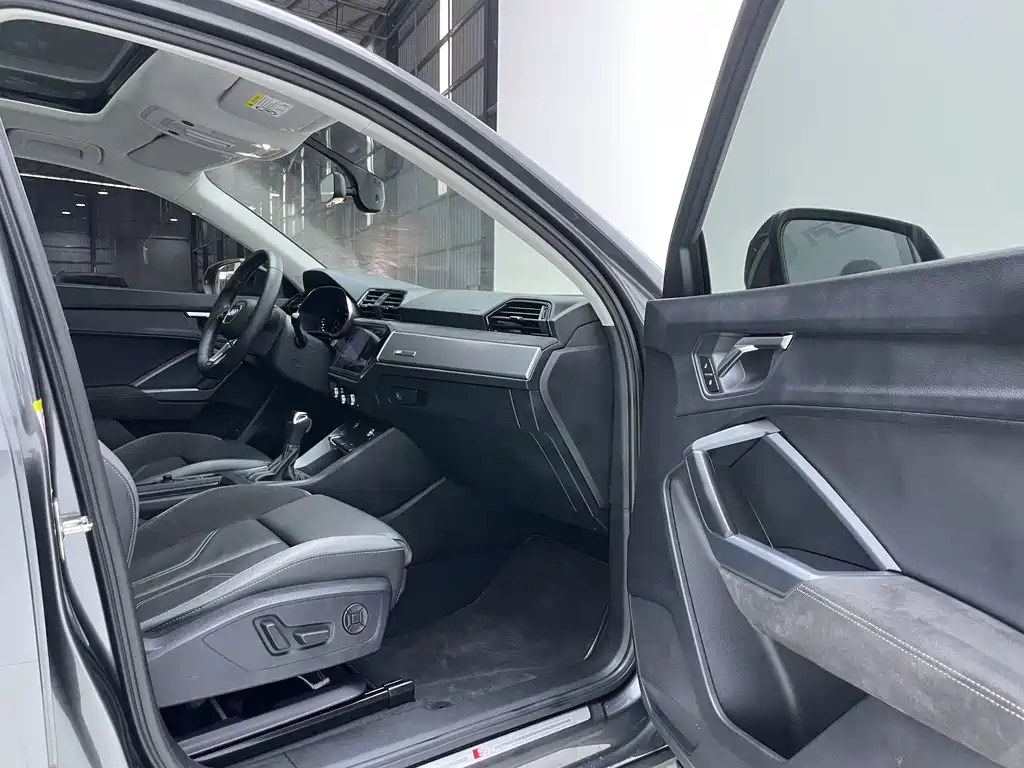 Audi Q3 Sportback 2022 — фото 23