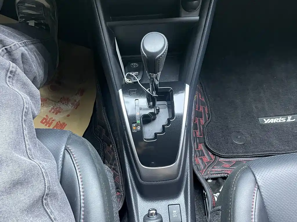 Toyota Yaris L 2022 — фото 11