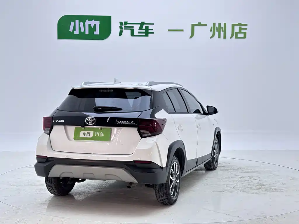 Toyota Yaris L 2022 — фото 8
