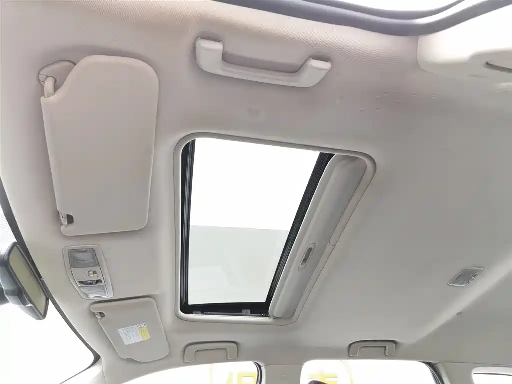 Mitsubishi Outlander 2018 — фото 14