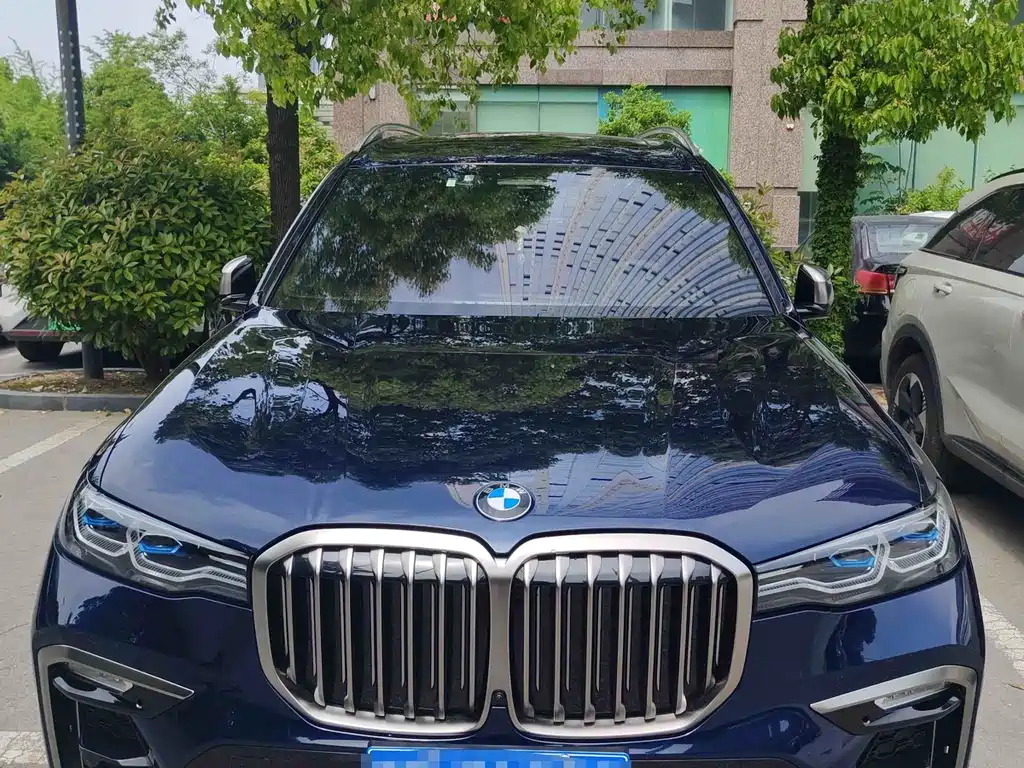 BMW X7 2022 — фото 1