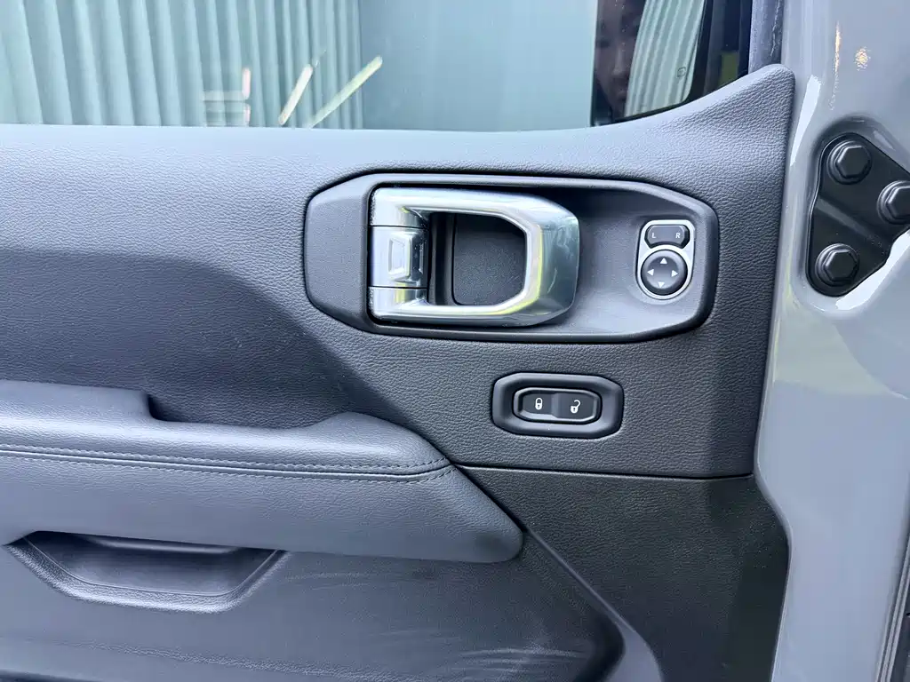 Jeep Wrangler 2022 — фото 15