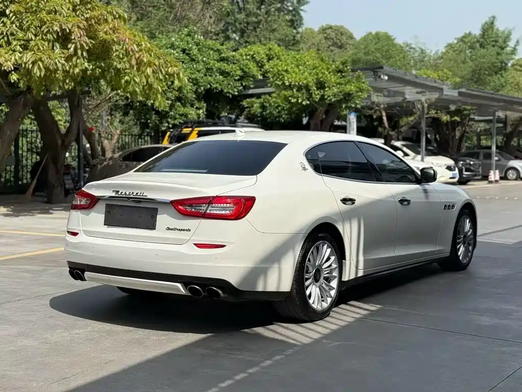 Maserati Quattroporte 2015 — фото 8