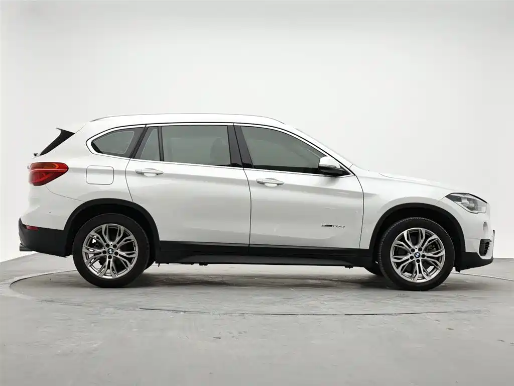 BMW X1 2018 — фото 6