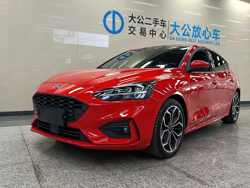 Ford Focus 2020 — фото 1