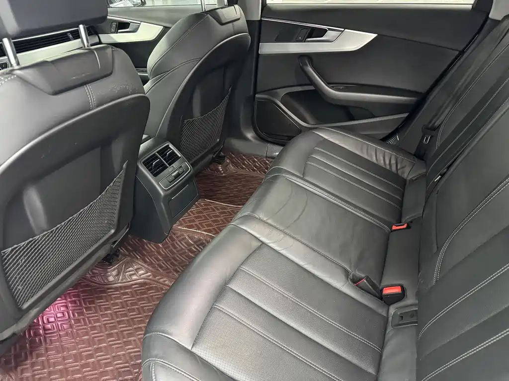 Audi A4L 2020