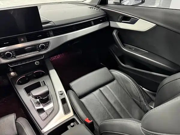 Audi A4L 2020