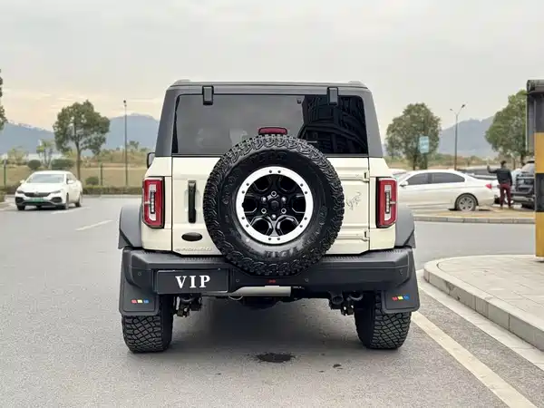 Ford Bronco 2024