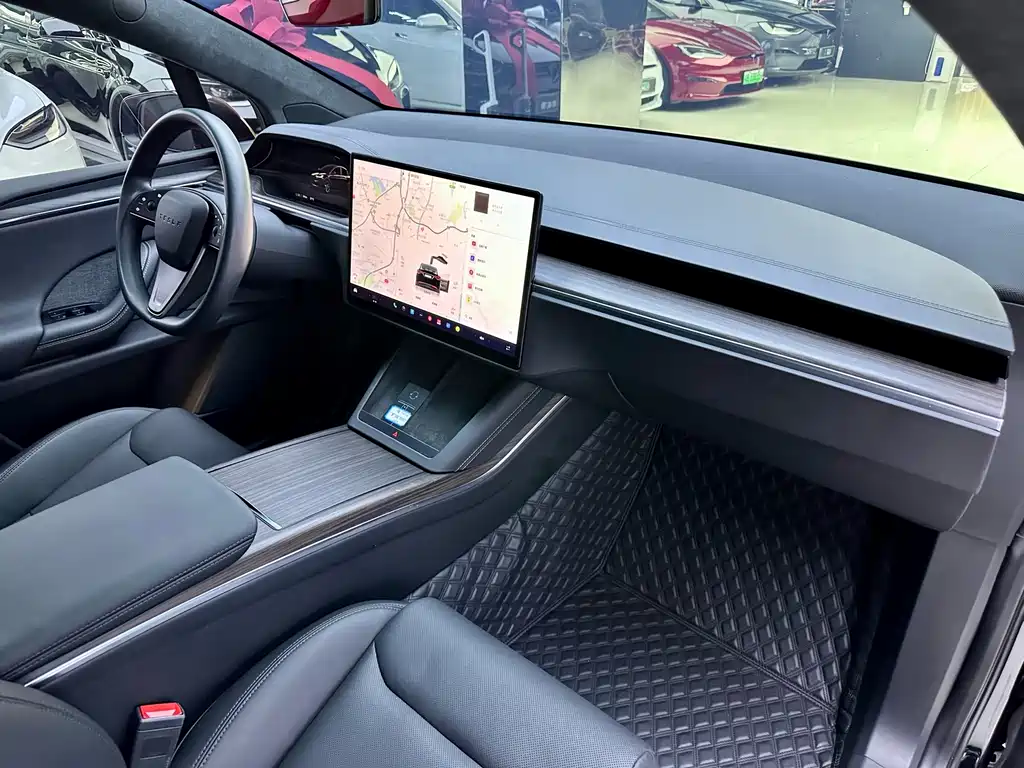 Tesla Model X 2023 — фото 13