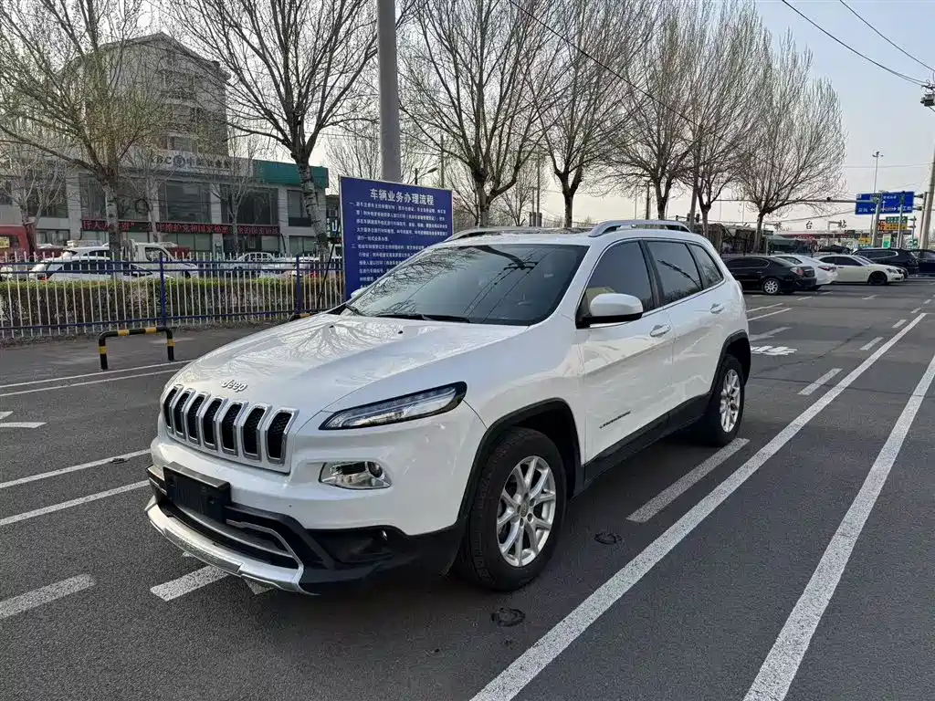 Jeep Cherokee 2018 — фото 1