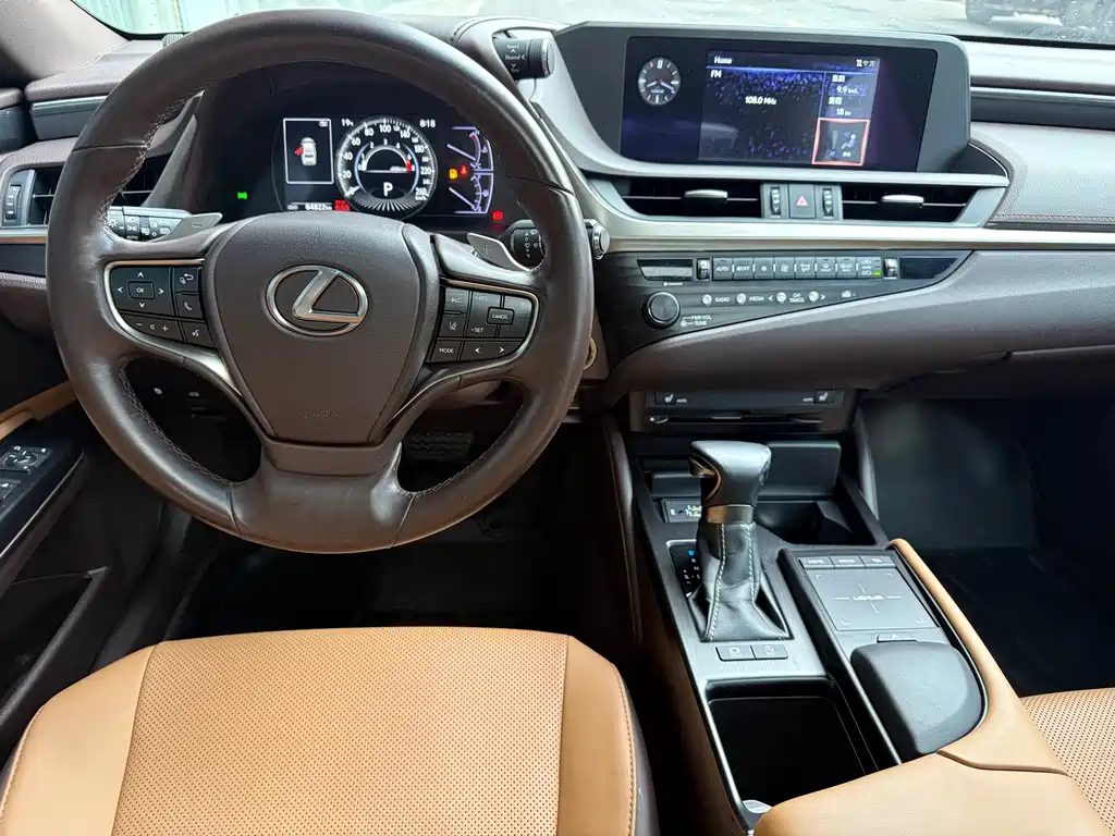 Lexus ES 2019 — фото 14