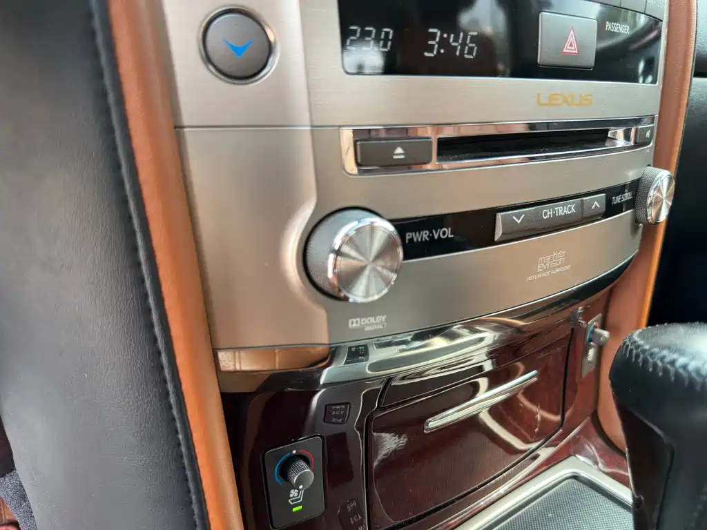 Lexus LX 2015 — фото 17