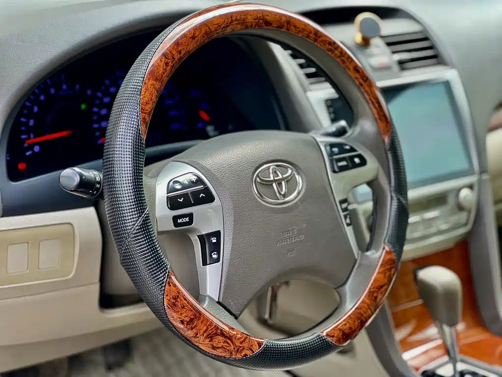 Toyota Camry 2014 — фото 12