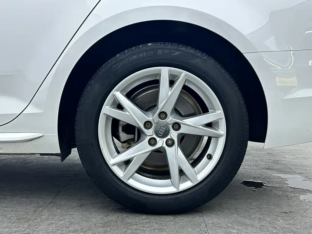 Audi A4L 2018 — фото 16