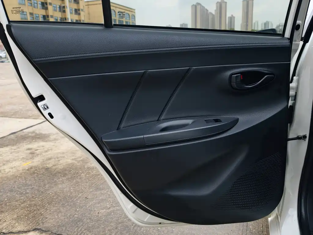 Toyota Vios 2017 — фото 30