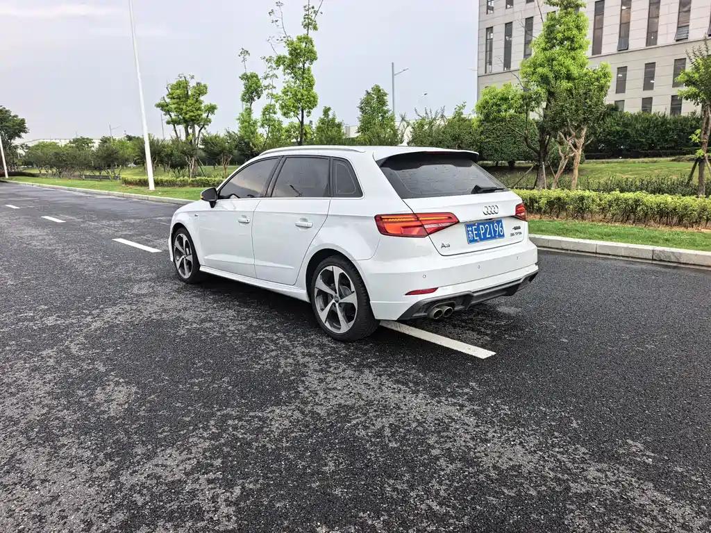 Audi A3 2018 — фото 14