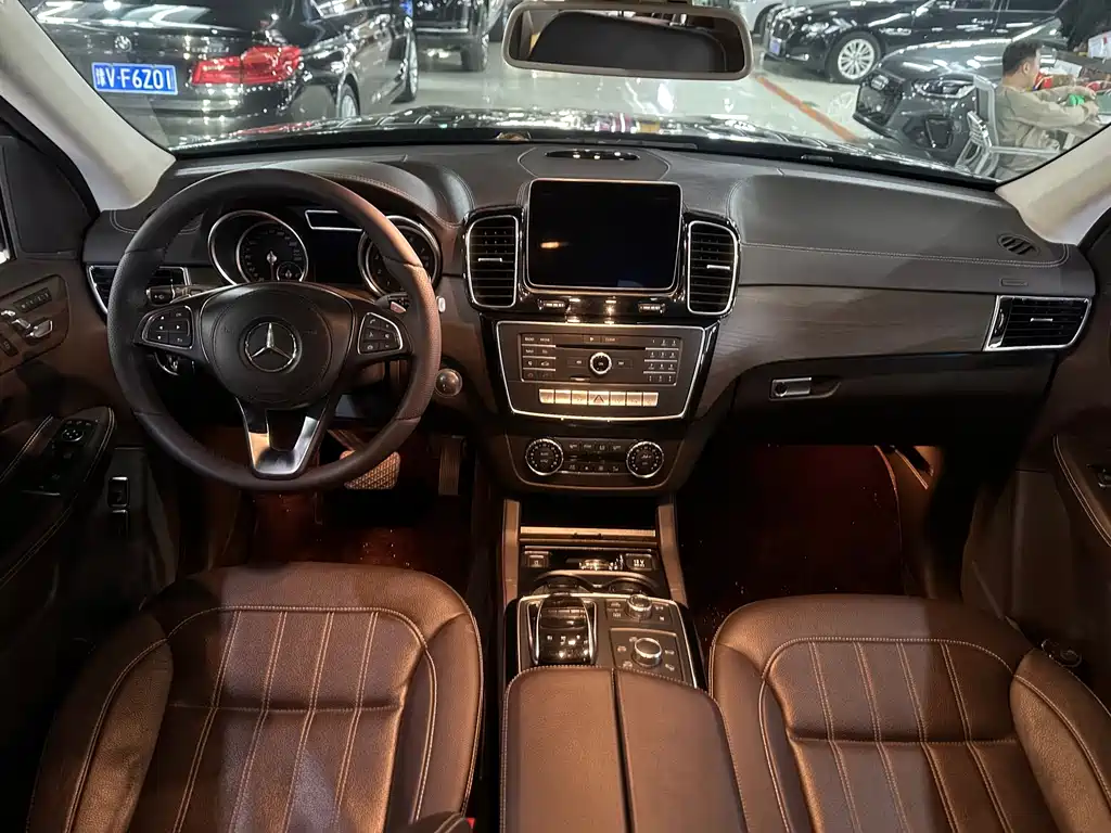 Mercedes-Benz GLS 2018 — фото 6