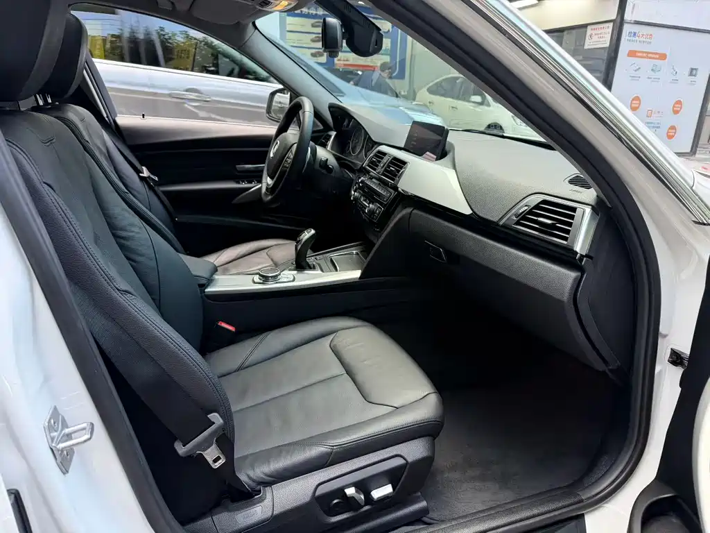 BMW 3 Series 2016