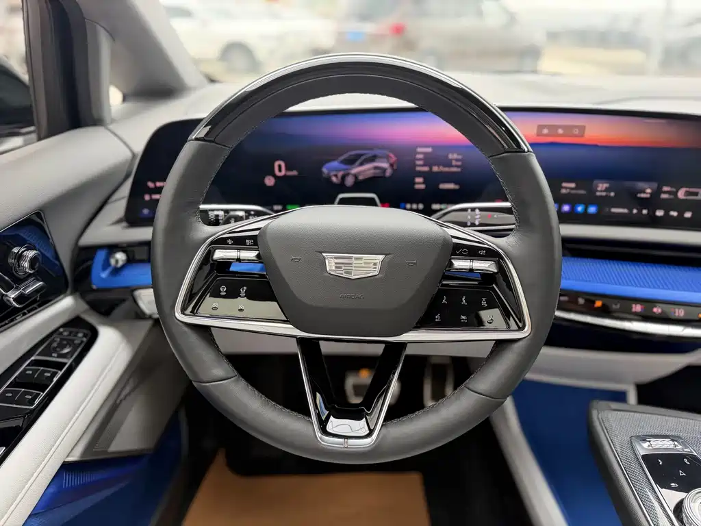 Cadillac IQ Aoge 2024 — фото 11