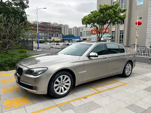 BMW 7 Series 2011
