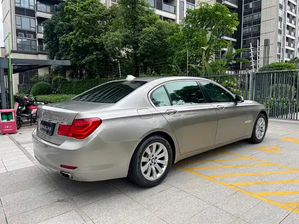 BMW 7 Series 2011