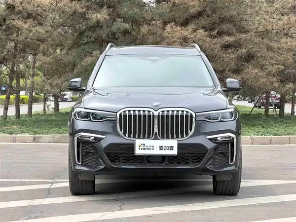 BMW X7 2021