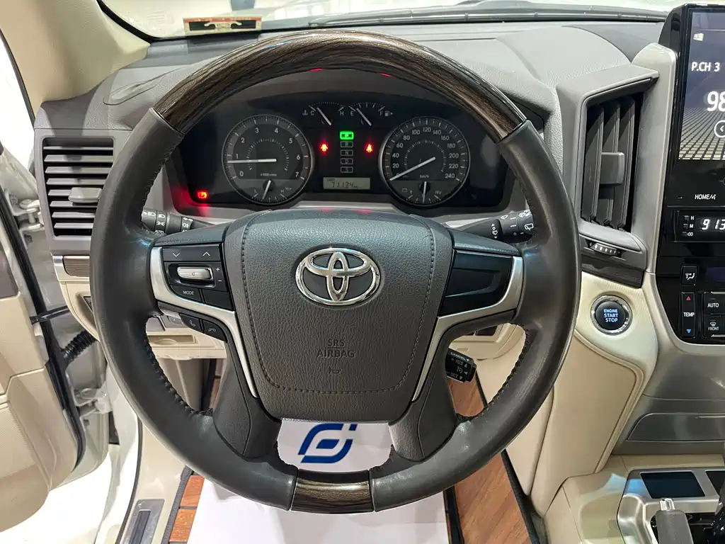 Toyota Land Cruiser 2019 — фото 6