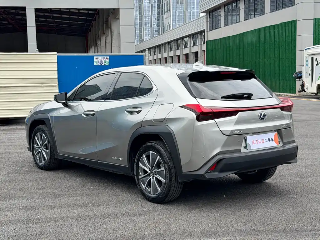 Lexus UX New Energy 2023 — фото 12