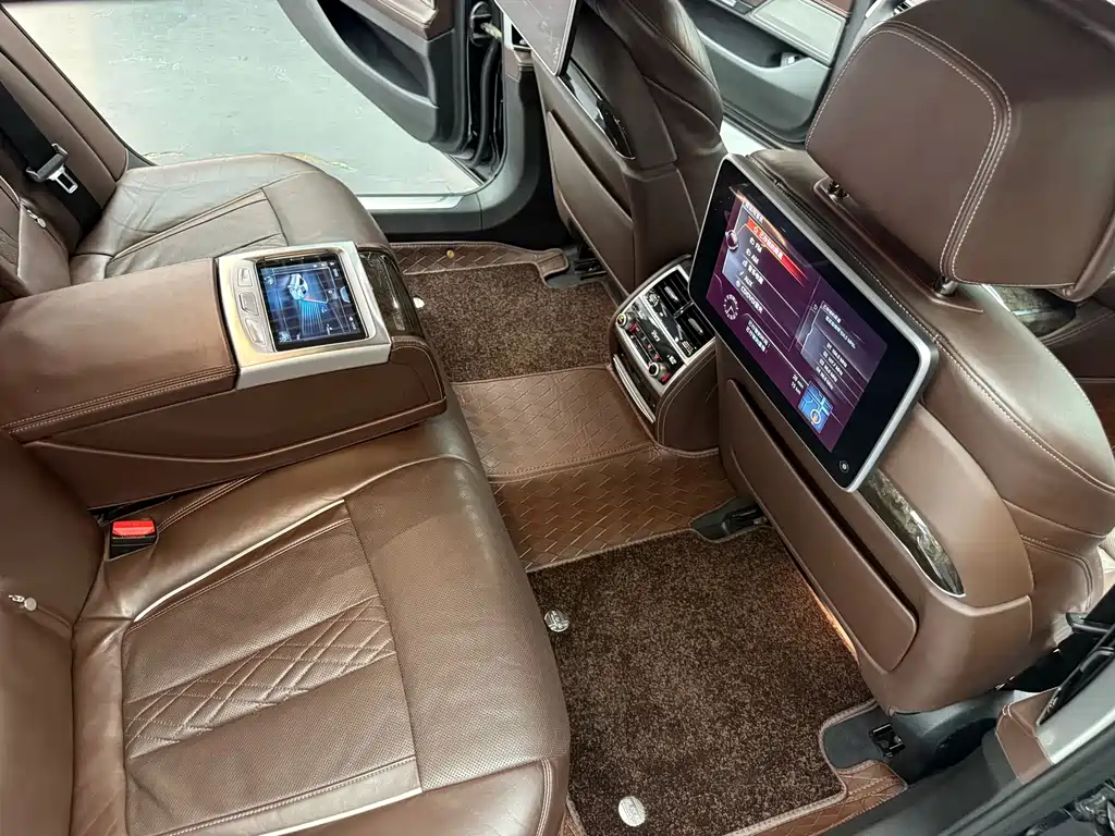 BMW 7 Series 2016 — фото 24