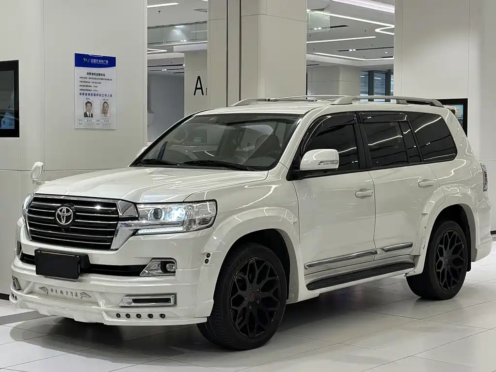 Toyota Land Cruiser 2016 — фото 1