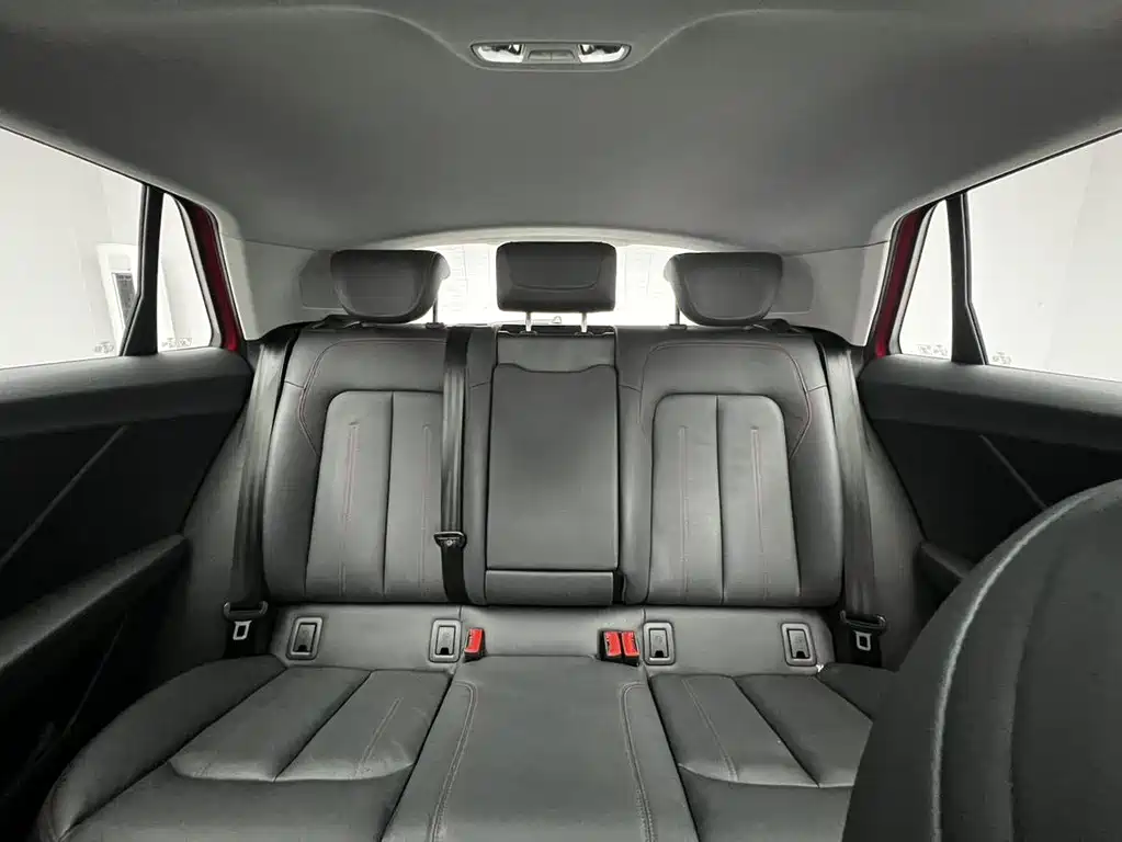 Audi Q2L 2021 — фото 17