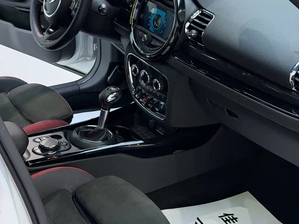 MINI JCW CLUBMAN 2018 — фото 11